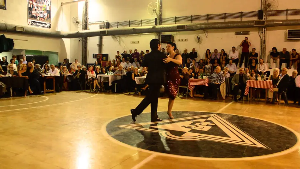 Video thumbnail for Ariadna Naveira & Fernando Sánchez en Milonga Malena Sunderland Club 3/4