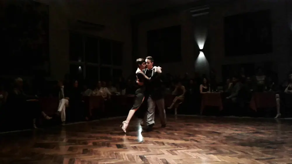 Video thumbnail for Bailaron Laly Victoria & Hernán Gelosi, en la re-apertura de la milonga Canning. Part.2 - 31/10/16