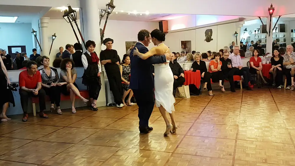 Video thumbnail for Juan Amaya & Valentina Garnier ❤ @ Milonga Trio Tango _ Paris  _  DJ MITCH