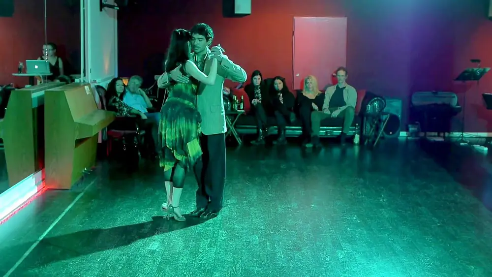Video thumbnail for Karin Salona & Daniel Escobar @ Movimientos, 20. Dec. 2013, 3/5