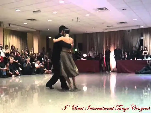 Video thumbnail for Sebastian Arce y Mariana Montes I° Bari International Tango Congress 2/4