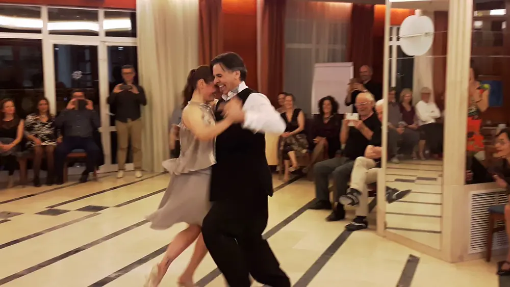 Video thumbnail for Tangoshow Angel Coria Anna Yarigo - Milonga