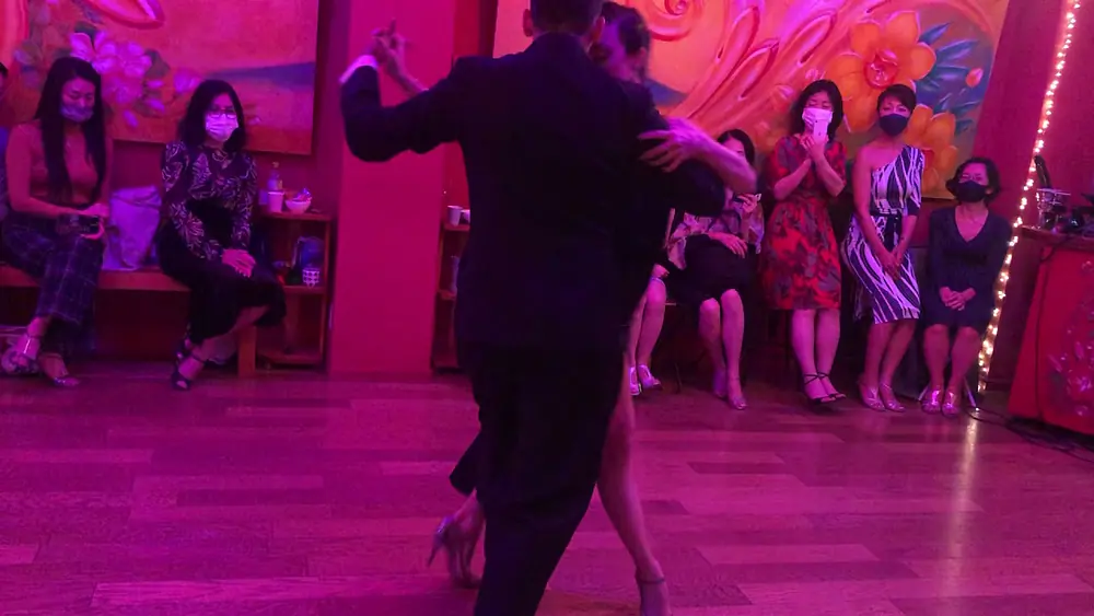 Video thumbnail for Sebastián Acosta & Laura D'Anna - "El Puntazo" Juan D'Arienzo