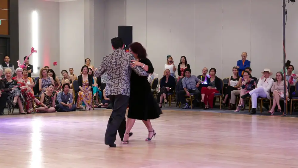 Video thumbnail for Leonardo Sardella and Graciela González at Nora's Tango Week 2017 June 30 Milonga Demo 2/4