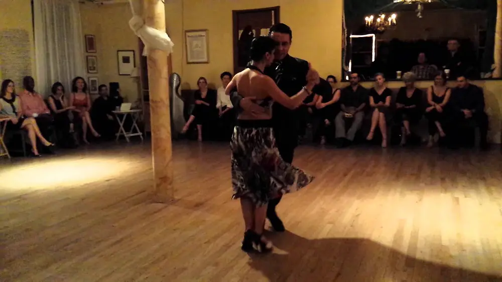 Video thumbnail for Argentine tango: Carolina Jaurena & Andres Bravo - Vibraciones Del Alma