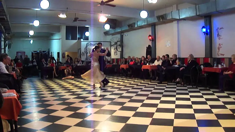 Video thumbnail for Sin Rumbo, bailan Florencia Labiano y Hernan Rodriguez 2/3