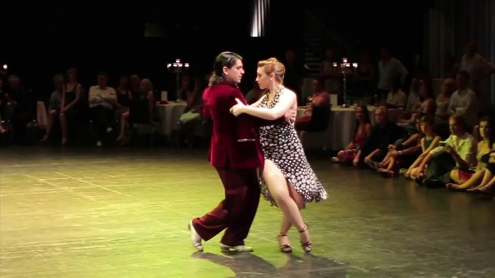 Video thumbnail for Tango en Punta: Ariadna Naveira and Fernando Sanchez
