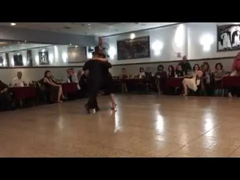 Video thumbnail for Katherine Laitón y Alexander Sossa Benitez en La Baldosa. Tango. (14/dic/18)