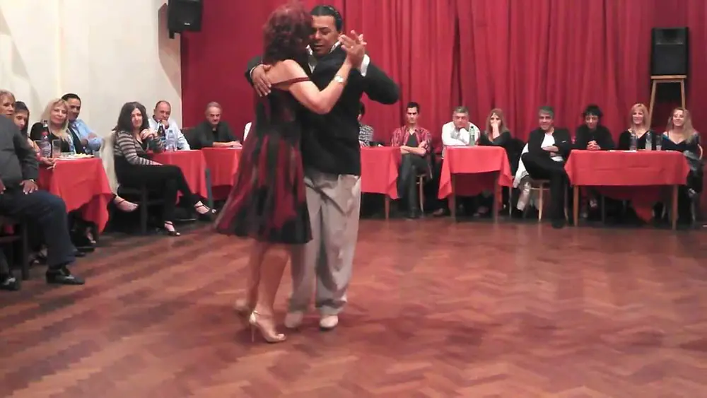 Video thumbnail for Alicia Pons Luis Rojas bailan "Milonga" en Mar del Plata