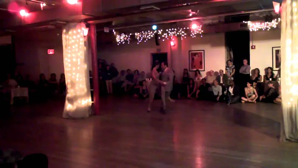 Video thumbnail for Argentine tango performers Claudio Villagra & Romina Levin (2)