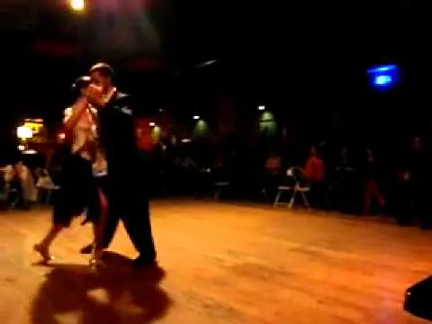 Video thumbnail for Natasha Lewinger y Bernardo Skrzypicki Collin bailan en Bendita Milonga 3