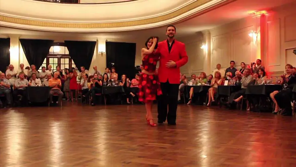 Video thumbnail for Gustavo Benzecry Saba & María Olivera. Vals en "La Milonguita" 5/3/2014