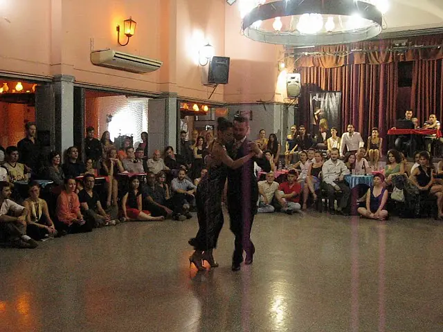 Video thumbnail for JAVIER RODRIGUEZ y MOIRA CASTELLANO en Viva La Pepa! Milonga (2/3)