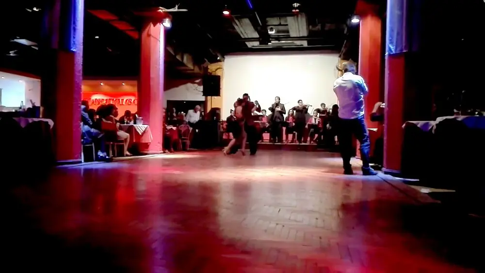 Video thumbnail for Barbara Ferreyra y Exequiel Relmuan - "Paciencia" Orq. La Juan Darienzo