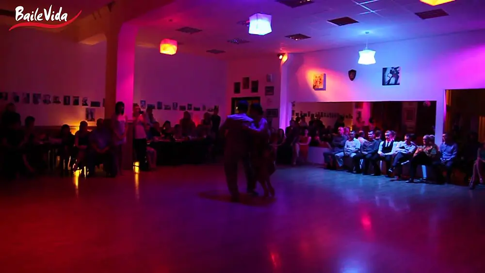 Video thumbnail for Jonatan Froehlich & Julia Gorina - milonga