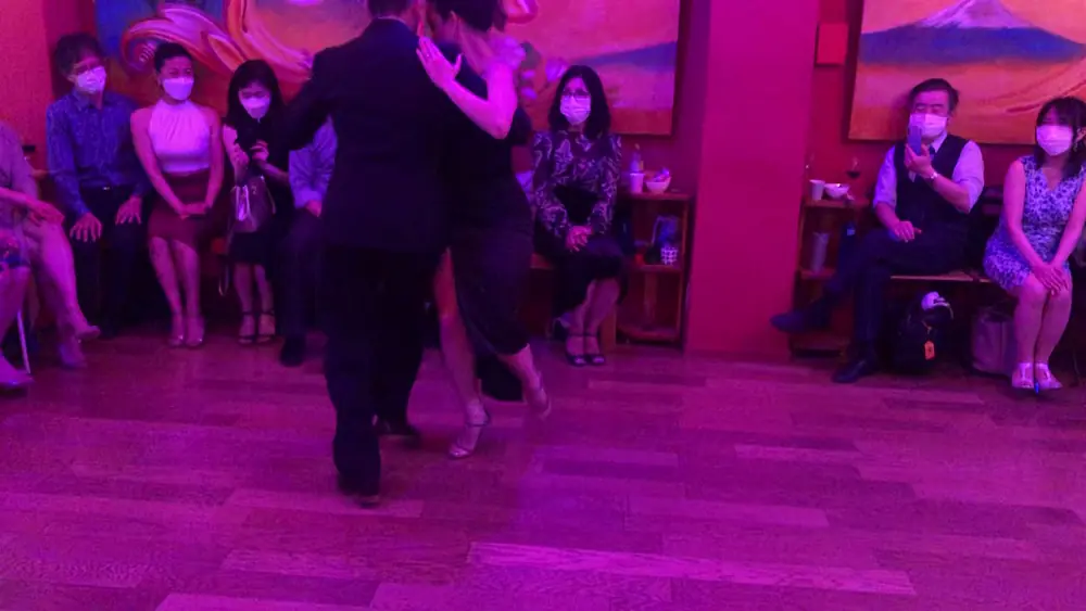 Video thumbnail for Sebastián Acosta & Laura D'Anna - "El Latigo" Juan D'Arienzo
