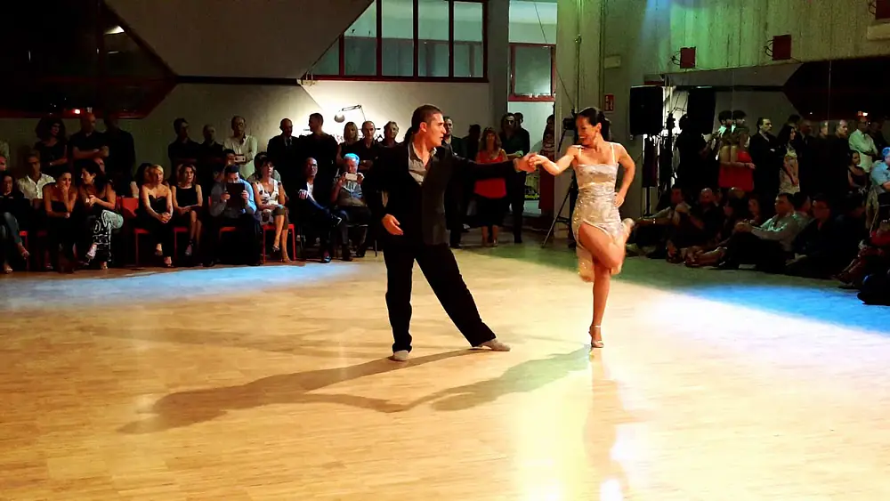 Video thumbnail for Adrian Aragon & Erica Boaglio - Catania Tango d'Autunno 2016 (4/4)