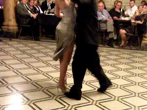 Video thumbnail for TANGO - 391 - Paula TEJEDA y Lucas CARRIZO - en el Club del Progreso, Mercedes, Bs.As. 16-5-09