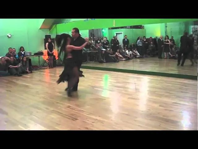 Video thumbnail for Eduardo Saucedo y Marisa Quiroga 05-08-2011, 2 of 3