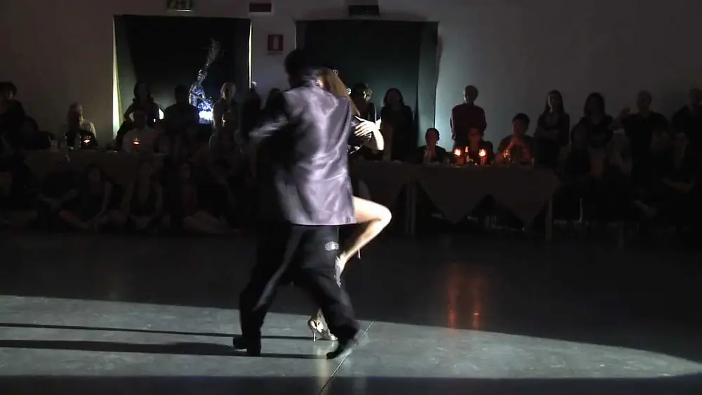 Video thumbnail for Mariano "Chicho" Frumboli y Juana Sepulveda - 1° esibizione - V grande Encuentro de Tango 2011