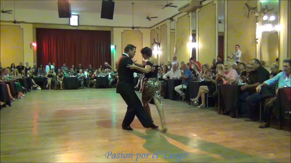 Video thumbnail for CARLA ESPINOZA y GABRIEL MISSÈ Bailando el Tango SOÑEMOS en YIRA YIRA MILONGA