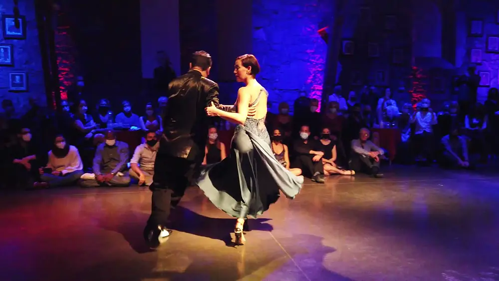 Video thumbnail for Mariano "Chicho" Frumboli & Juana Sepulveda dance Juan D'Arienzo's Rawson
