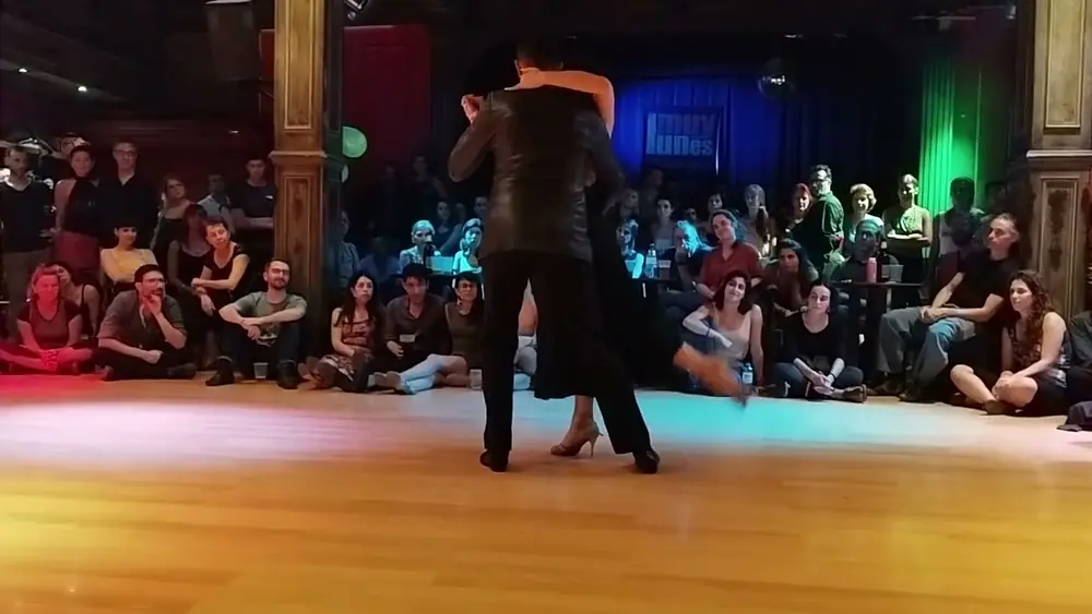 Video thumbnail for Roxane Camargo y Giuliano Calvimonte - Buscándote