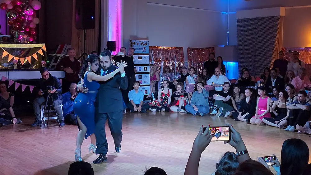 Video thumbnail for Argentine tango: Clarisa Aragón & Jonathan Saavedra - Tierrita