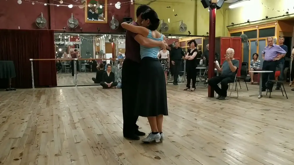 Video thumbnail for Résumé atelier Inter-Conf-Avancé à Tango de Soie / Esteban Moreno et Moira Daloia Mardi 14 mai 2019