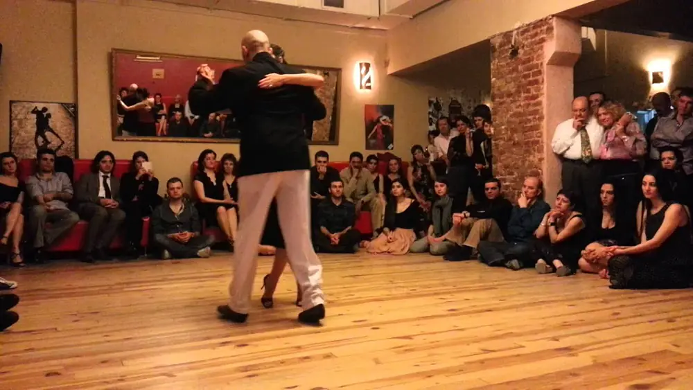 Video thumbnail for Daniel ARIAS & Buket AKDOL, 22-02-2013, Milonga Caminito, 1/4