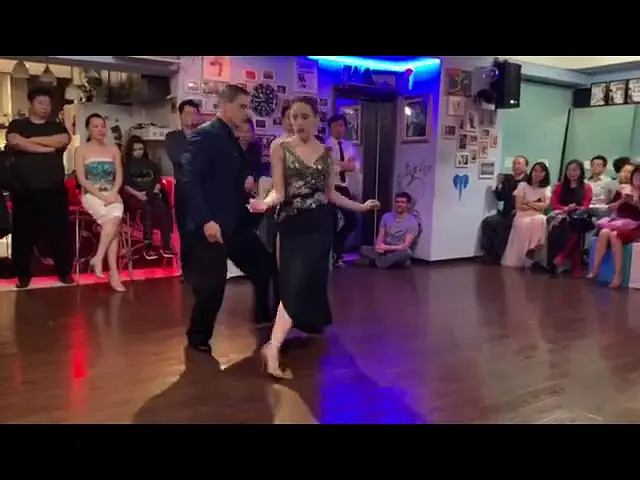 Video thumbnail for Fernanda Grosso & Alejandro Ferreyra - Chique ( Shanghai 2018 )