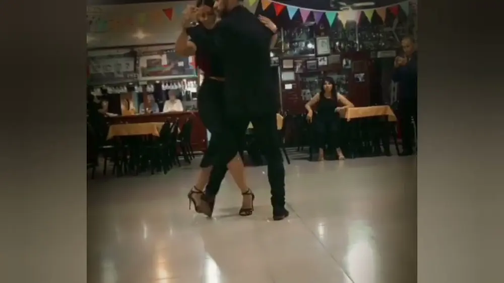 Video thumbnail for #clasedetango #buenosaires Analía Centurión y Pablo Giorgini - Siga el baile Milonga #fulgor