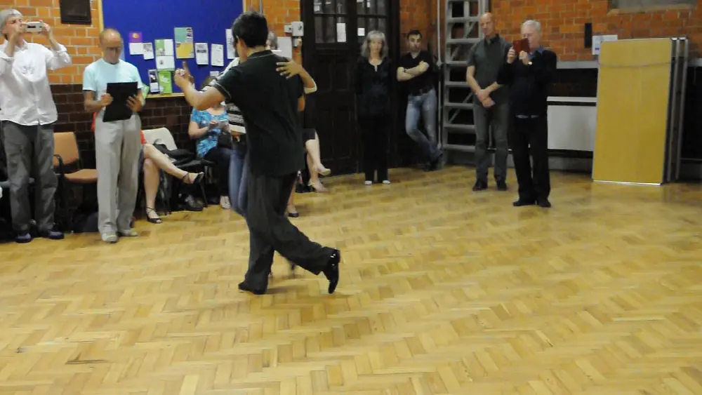 Video thumbnail for Pablo Martinez & Veronica Rue after class demonstration at Reading Tango Club