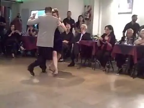 Video thumbnail for Santiago Castro y Carla Rossi @ Milonga Porteño y Bailarin ~ 15 - Jul 2014