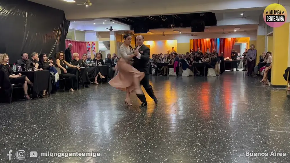 Video thumbnail for Ariel Manzanares y Aldana Figueroa - Milonga Gente Amiga - 02/JUL/2023 (2/3)