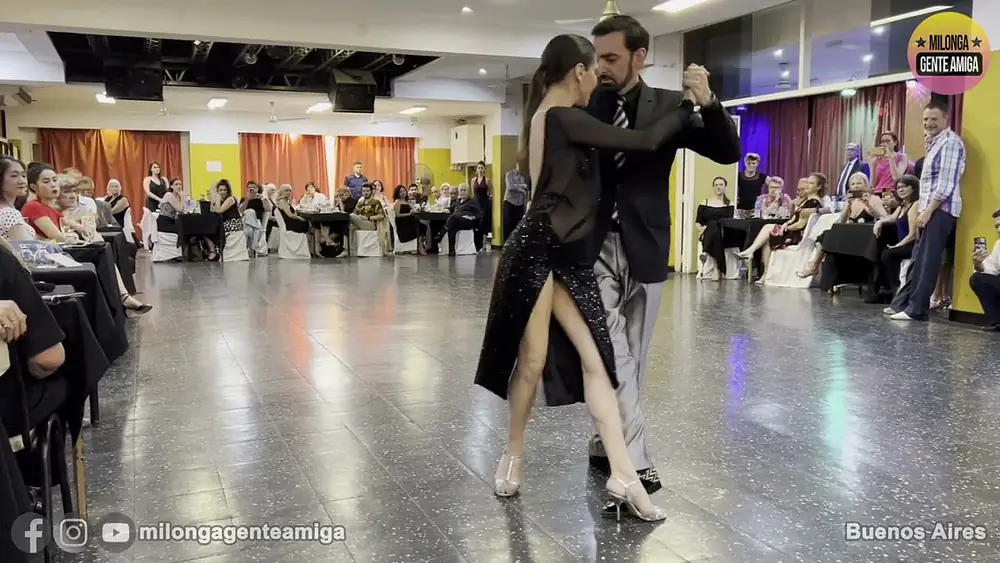 Video thumbnail for Demian Garcia y Gisela Natoli - Milonga Gente Amiga - 27/NOV/2022 (2/3)
