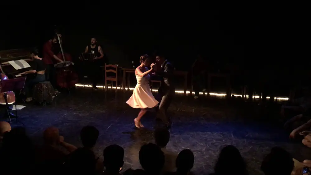 Video thumbnail for Milonga Sísmica 2018: Bailan Krishna Olmedo y Gaby Mataloni junto a Sísmico Tango en vivo II