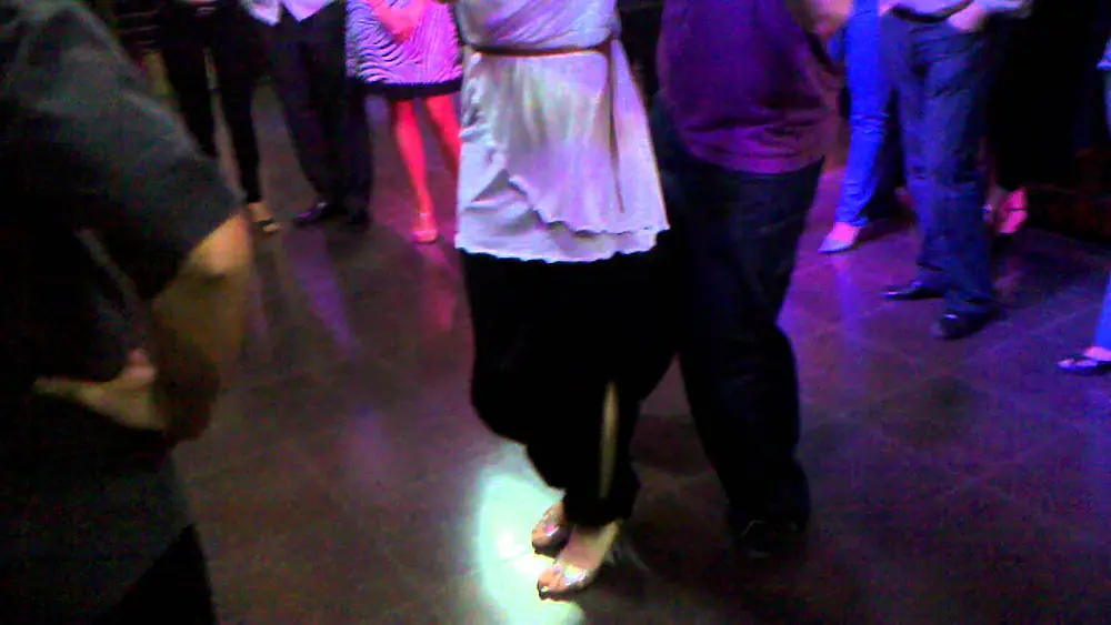 Video thumbnail for Daniela Roig y Hernán Prieto, Clase de tango en La Viruta (08-09-2011)