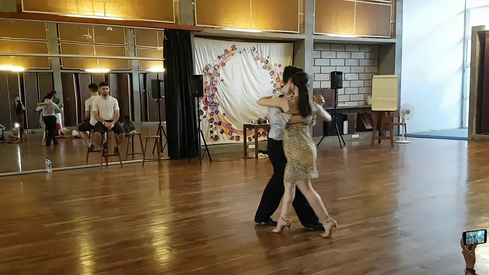 Video thumbnail for Cours de milonga _ Vaggelis Hatzopoulos & Marianna Koutandou ❤❤ @ Auroville Holi Tango Festival 2018