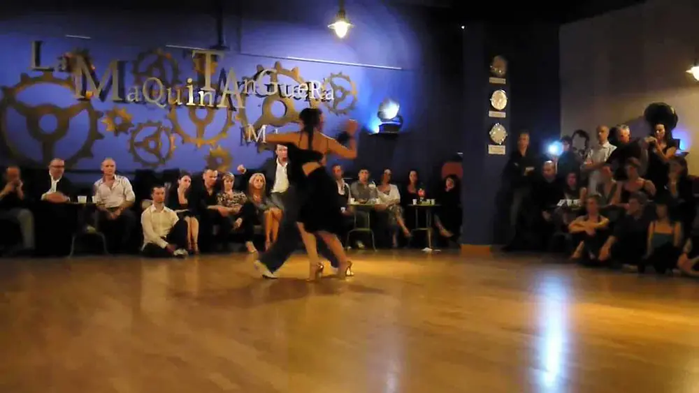 Video thumbnail for Pablo Rodriguez y Natasha Lewinger a La Maquina Tanguera 1