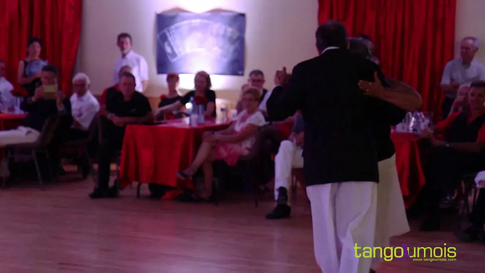 Video thumbnail for Tangoumois 2016 • Maria Del Carmen & Jorge Dispari   Me quede mirandola   Troilo Marino