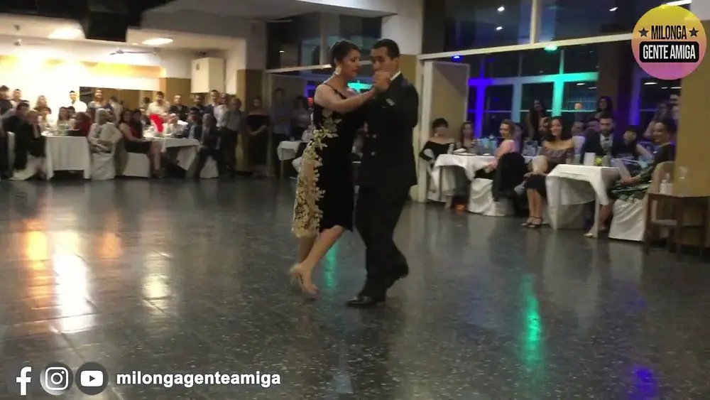 Video thumbnail for Cristian Correa y Miriam Copello en Milonga Gente Amiga 2022 - 3 de 3