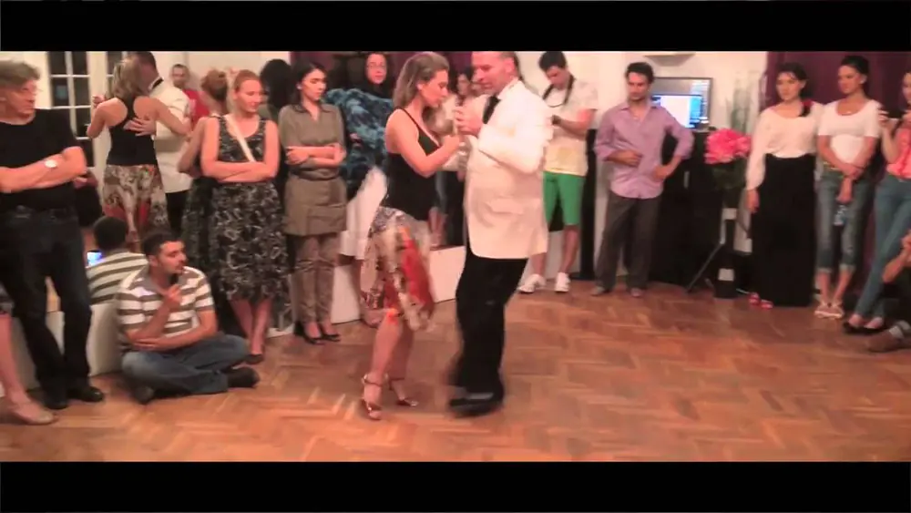 Video thumbnail for Damian Thompson and Oana Danzer, Tres Esquinas
