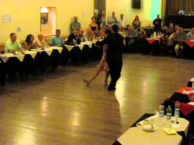 Video thumbnail for Florencia Borgnia y Marcos D. Pereira en Milonga Solidaria JugarxJugar