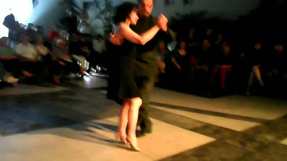 Video thumbnail for 1 Milonga del Patio presenta; Guillermina Quiroga y Roberto Leiva   Quejas de bandoneòn