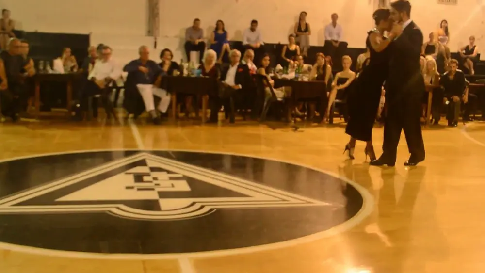Video thumbnail for Luciana Arregui & Andrés Laza Moreno en Milonga Malena Sunderland Club 1/4