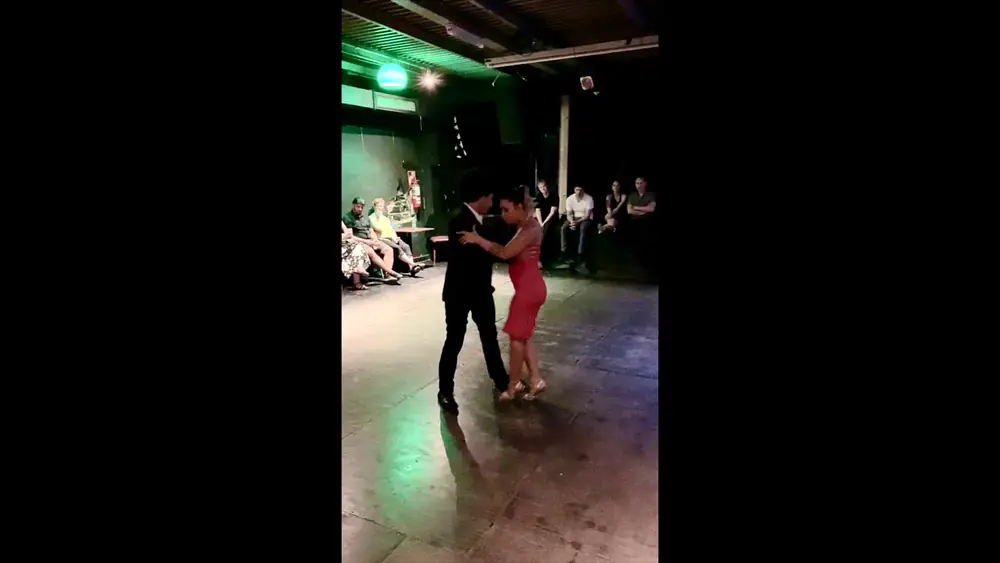 Video thumbnail for Vinicius Souza y Gaby Mataloni en La Mandrilera Milonga, Buenos Aires 2