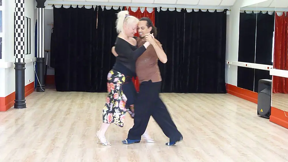 Video thumbnail for Juan Alba (BA) y Elvira Malishevskaya (SPb) - milonga 2