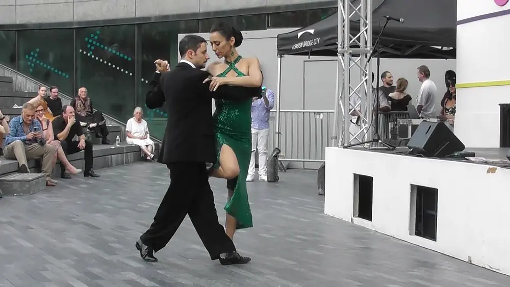 Video thumbnail for Bruno Vandenabeele and Paula Duarte Tango performance #1 London goes Tango