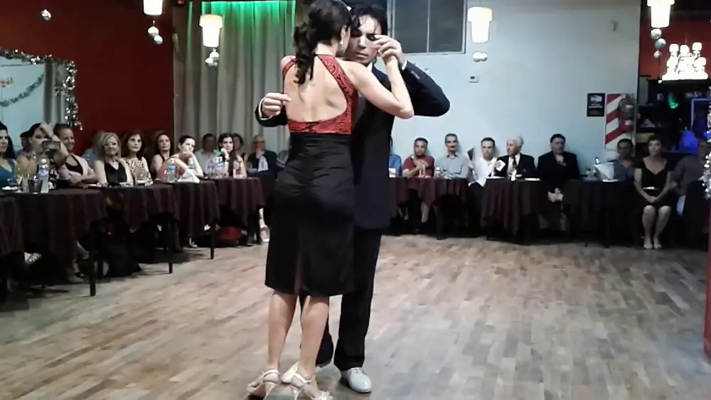 Video thumbnail for Bailaron Mariana Dragone & Gastón Torelli, en la Milonga de Los Domigos. Part.1 - 15/01/17